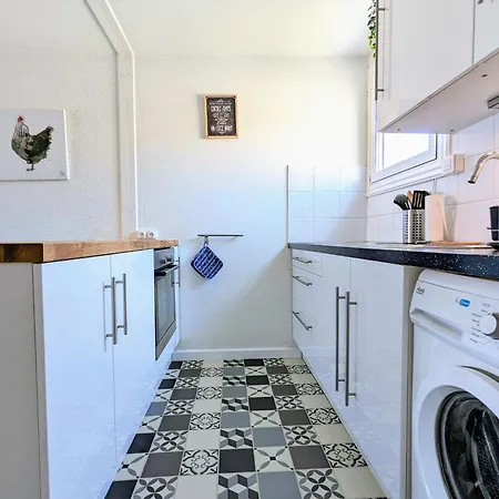 Apartment T4, Climatisation, 50m De La *