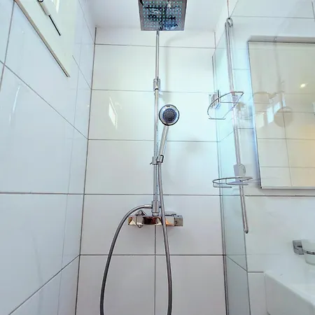 T4, Climatisation, 50m De La Apartment